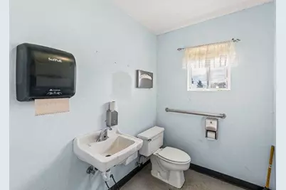 1596 NW Washington Boulevard, Grants Pass, OR 97526 - Photo 18