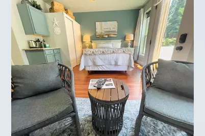 175 E E Street, Jacksonville, OR 97530 - Photo 4