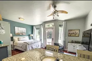 175 East E Street, Jacksonville, OR 97530 - Photo 2