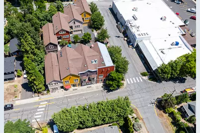 175 E E Street, Jacksonville, OR 97530 - Photo 30