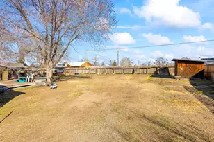 624 NW 4th St, Redmond, OR 97756 - Photo 16