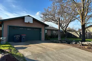 7695 Hale Way, White City, OR 97503 - Photo 2