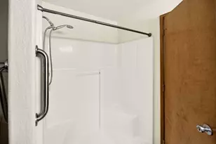 2016 Terrel Dr, Medford, OR 97501 - Photo 36