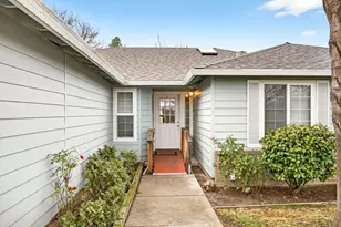 2016 Terrel Dr, Medford, OR 97501 - Photo 2