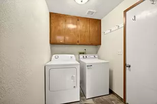 2016 Terrel Dr, Medford, OR 97501 - Photo 22