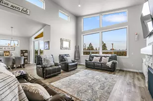 2370 SW Helmholtz Way, Redmond, OR 97756 - Photo 10