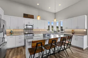 2370 SW Helmholtz Way, Redmond, OR 97756 - Photo 6