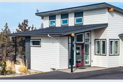 2370 SW Helmholtz Way, Redmond, OR 97756 - Photo 2