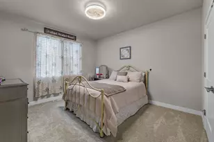 2370 SW Helmholtz Way, Redmond, OR 97756 - Photo 16