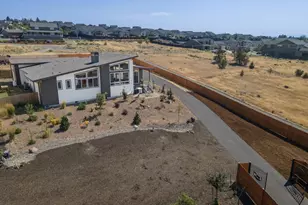 2370 SW Helmholtz Way, Redmond, OR 97756 - Photo 20