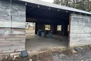 21430 Hwy 20, Bend, OR 97701 - Photo 14