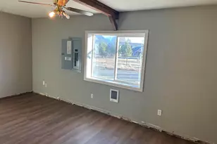 21430 Hwy 20, Bend, OR 97701 - Photo 28