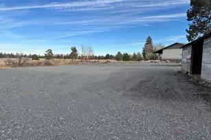 21430 Hwy 20, Bend, OR 97701 - Photo 10