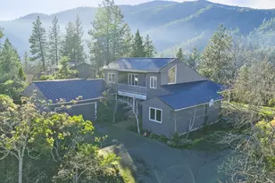 143 Ridge Rd, Ashland, OR 97520 - Photo 2