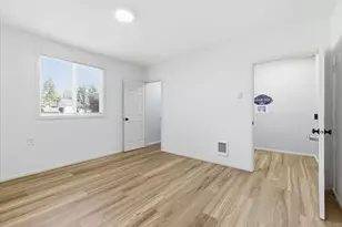 605 SW Greenwood Ave, Grants Pass, OR 97526 - Photo 12