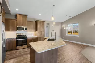 268 Oak Crest Way, Medford, OR 97501 - Photo 14