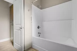 268 Oak Crest Way, Medford, OR 97501 - Photo 6