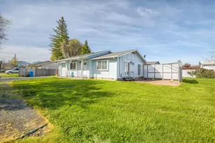 2368 Redwood Ave, Grants Pass, OR 97527 - Photo 16