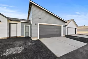 4083 SW Obsidian Pl, Redmond, OR 97756 - Photo 36