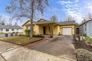 1951 SW Betty Ln, Grants Pass, OR 97526 - Photo 1