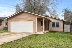 1806 Hart Ave, Medford, OR 97501 - Photo 2