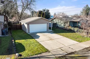 1806 Hart Ave, Medford, OR 97501 - Photo 30