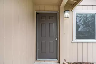 1806 Hart Ave, Medford, OR 97501 - Photo 4