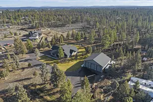 67554 Trout Ln, Bend, OR 97703 - Photo 68