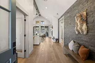 67554 Trout Ln, Bend, OR 97703 - Photo 10