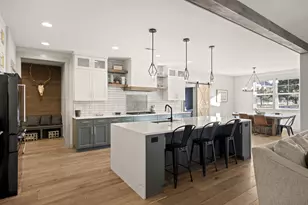 67554 Trout Ln, Bend, OR 97703 - Photo 16