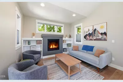 1913 NW Monterey Mews # 8, Bend, OR 97703 - Photo 6