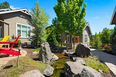 1913 NW Monterey Mews # 8, Bend, OR 97703 - Photo 24