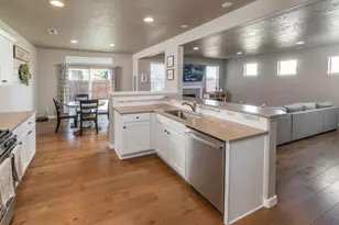 61813 Azalia Pl, Bend, OR 97702 - Photo 4