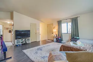 323 Roan Dr, Grants Pass, OR 97526 - Photo 10