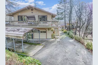 323 Roan Drive, Grants Pass, OR 97526 - Photo 2