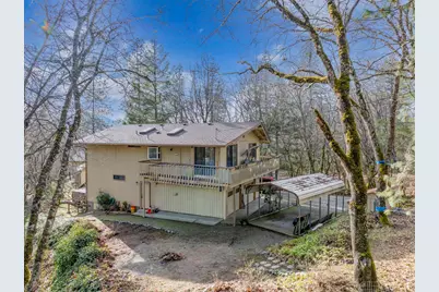 323 Roan Drive, Grants Pass, OR 97526 - Photo 8