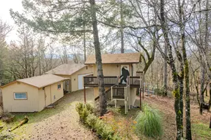 323 Roan Dr, Grants Pass, OR 97526 - Photo 6