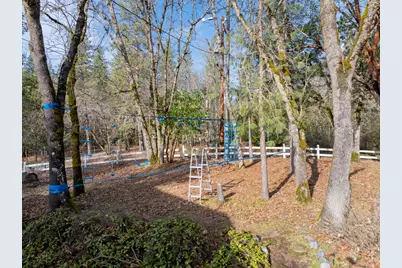 323 Roan Drive, Grants Pass, OR 97526 - Photo 44