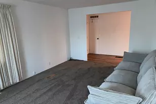 1055 N 5th St, Jacksonville, OR 97530 - Photo 4