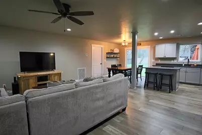 144 SW Susan Lane, Grants Pass, OR 97526 - Photo 2