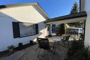 3555 Southvillage Dr, Medford, OR 97504 - Photo 8