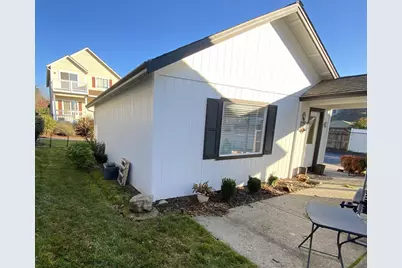 3555 South Village Drive, Medford, OR 97504 - Photo 6