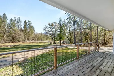 437 Cumberland Drive, Grants Pass, OR 97527 - Photo 4