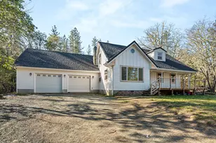 437 Cumberland Dr, Grants Pass, OR 97527 - Photo 1