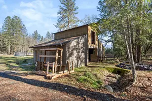 437 Cumberland Dr, Grants Pass, OR 97527 - Photo 32