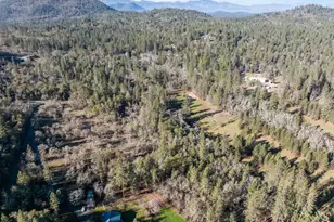 437 Cumberland Dr, Grants Pass, OR 97527 - Photo 58