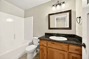 1743 Kellenbeck Ave, Grants Pass, OR 97527 - Photo 28