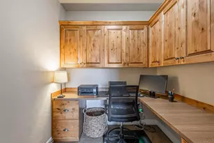 20870 Golden Gate Pl, Bend, OR 97702 - Photo 18