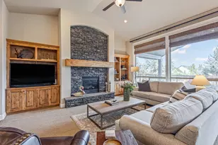 20870 Golden Gate Pl, Bend, OR 97702 - Photo 4