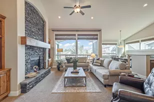 20870 Golden Gate Pl, Bend, OR 97702 - Photo 2